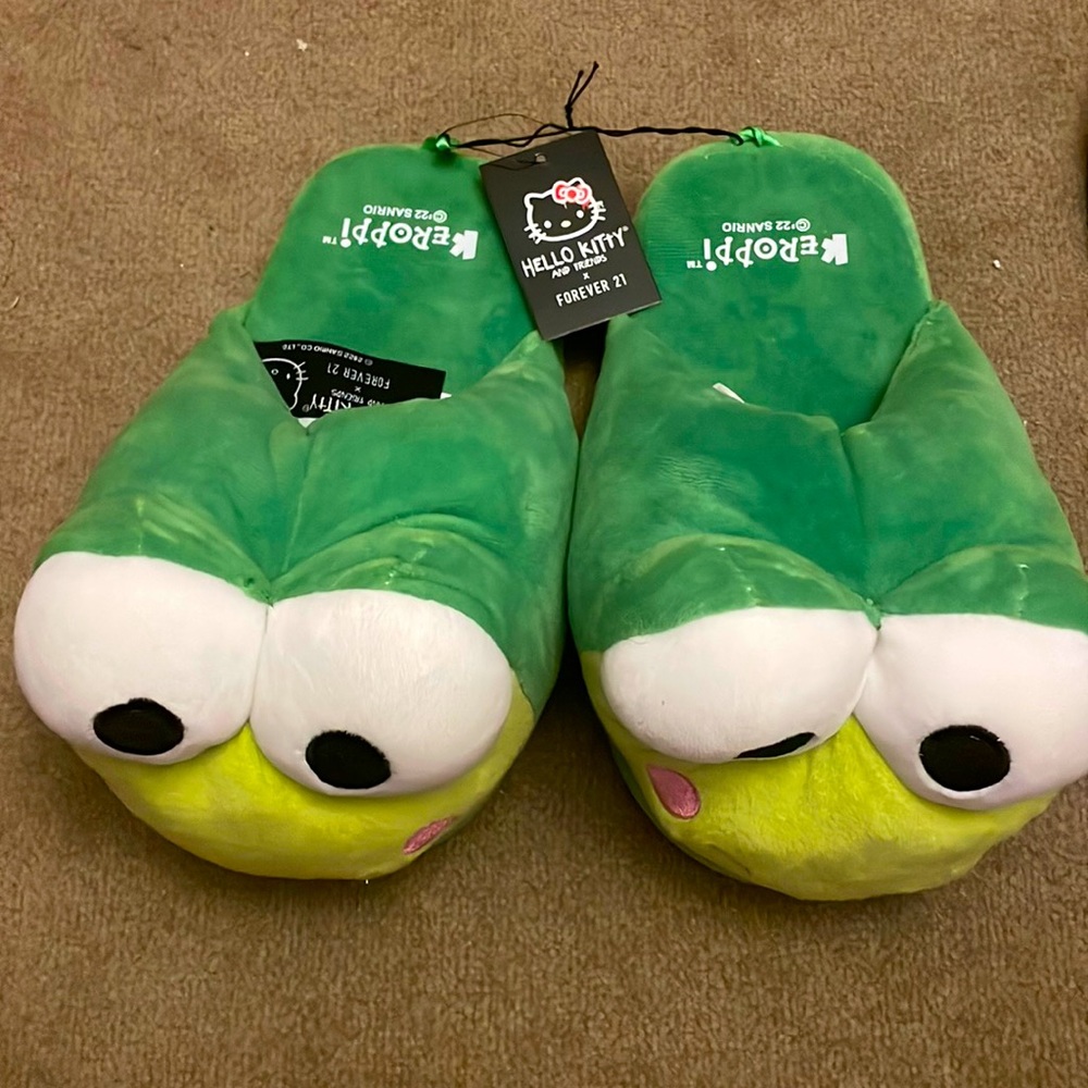 Forever 21 x Hello kitty collab, Keroppi Slippers. Medium size
